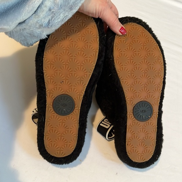 UGG black size 10 Fluff Yeah like new tried on NWOT - Picture 8 of 14